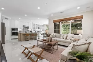 Photo #3: OC26065301 Listing