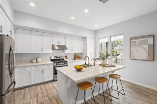 Photo #6: OC26065940 Listing 