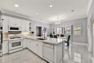 Photo #5: OC26066003 Listing 