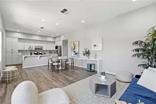 Photo #4: OC26066293 Listing