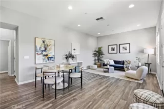 Photo #5: OC26066293 Listing