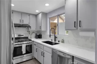 Photo #5: OC26066640 Listing