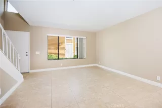 Photo #4: OC26067113 Listing