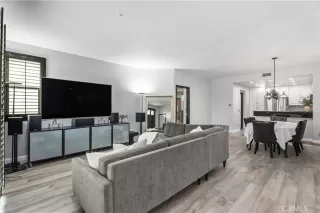 Photo #4: OC26068434 Listing 