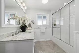 Photo #2: OC26068996 Listing