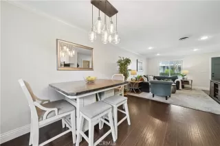 Photo #4: OC26068996 Listing