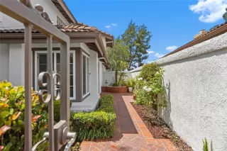 Photo #3: OC26069492 Listing