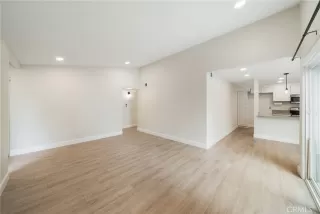 Photo #3: OC26069788 Listing 