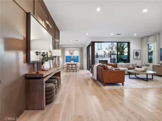 Photo #2: OC26069993 Listing 