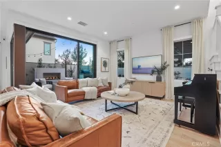 Photo #4: OC26069993 Listing 