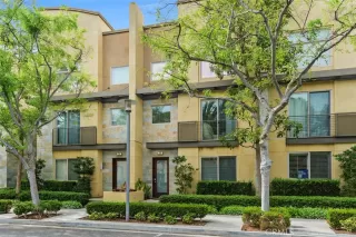 Photo #4: OC26070049 Listing 