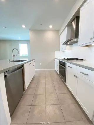 Photo #2: OC26070607 Listing