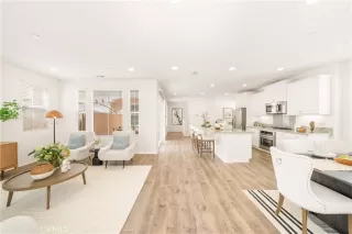 Photo #4: OC26071573 Listing 