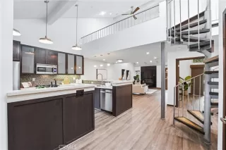 Photo #4: OC26071771 Listing