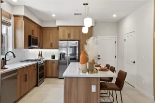 Photo #3: OC26073046 Listing 