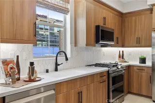 Photo #6: OC26073046 Listing 