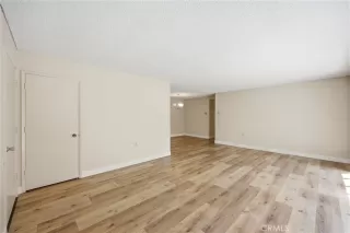 Photo #4: OC26073609 Listing 