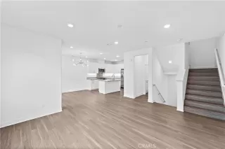 Photo #4: OC26074598 Listing 