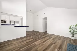 Photo #2: OC26074895 Listing 