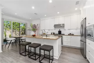 Photo #4: OC26074972 Listing 