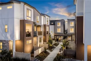 Photo #2: OC26076389 Listing 