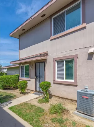 Photo #3: OC26076658 Listing 