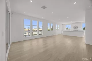 Photo #2: OC26077498 Listing