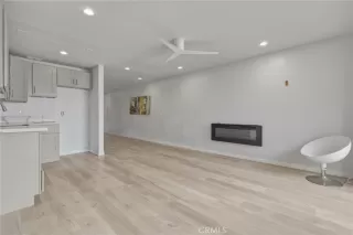 Photo #4: OC26077629 Listing 