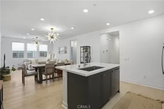 Photo #4: OC26077672 Listing