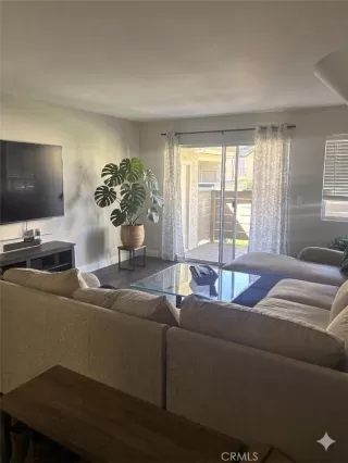 Photo #2: OC26078369 Listing