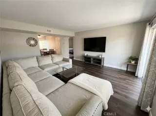 Photo #4: OC26078369 Listing