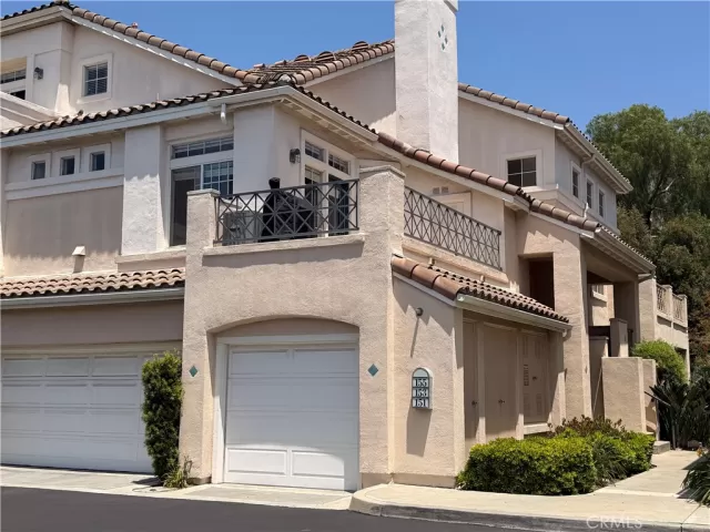 MLS: OC26078592 Condo For Sale