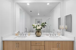 Photo #5: OC26079302 Listing 