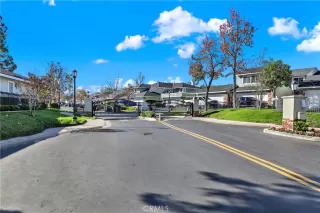 Photo #3: OC26079359 Listing 