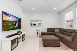 Photo #3: OC26079368 Listing 