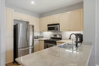 Photo #2: OC26079520 Listing