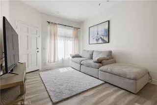 Photo #5: OC26080433 Listing 