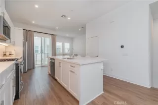 Photo #6: OC26080696 Listing 