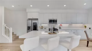 Photo #3: OC26080798 Listing