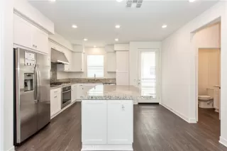 Photo #5: OC26081530 Listing