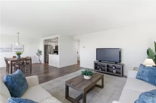 Photo #4: OC26081830 Listing 