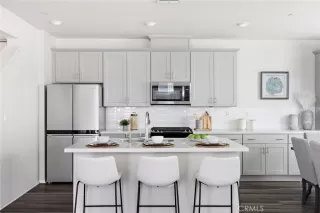 Photo #4: OC26081850 Listing 