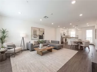 Photo #2: OC26081997 Listing 