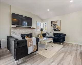 Photo #5: OC26084376 Listing 