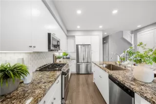 Photo #4: OC26084572 Listing