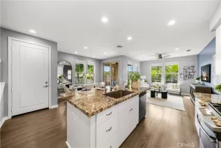 Photo #5: OC26084572 Listing