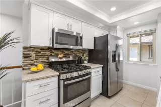 Photo #6: OC26084632 Listing 