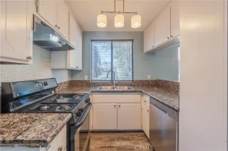 Photo #5: OC26085102 Listing 