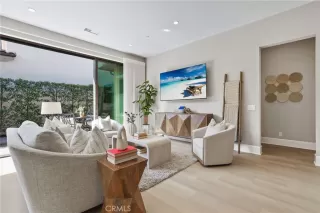 Photo #5: OC26086837 Listing 