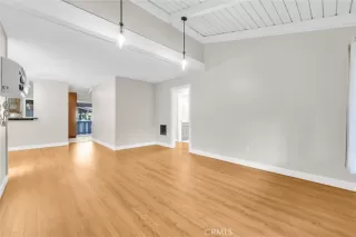 Photo #2: OC26087221 Listing 